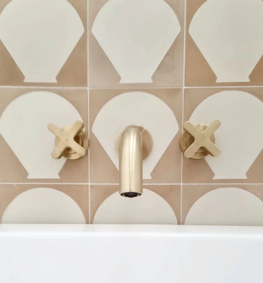 Sarah Ellison Scallop Encaustic